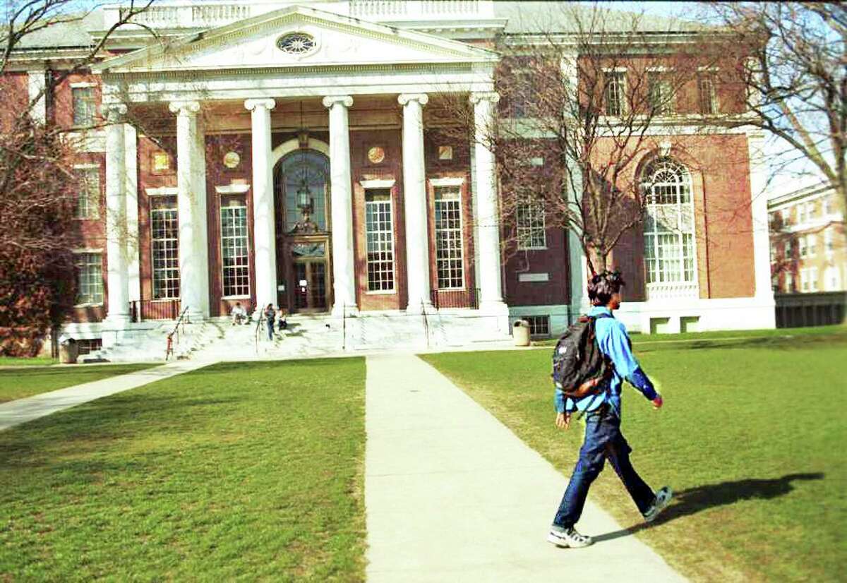 Wilton college students are named to the dean's list at their colleges.