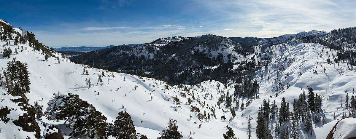 A proposed base-to-base gondola that would connect Squaw Valley and Alpine Meadows ski resorts through the mountains in North Tahoe got the go-ahead for construction when Squaw-Alpine reached an agreement with environmentalists this week to dismiss a lawsuit.
