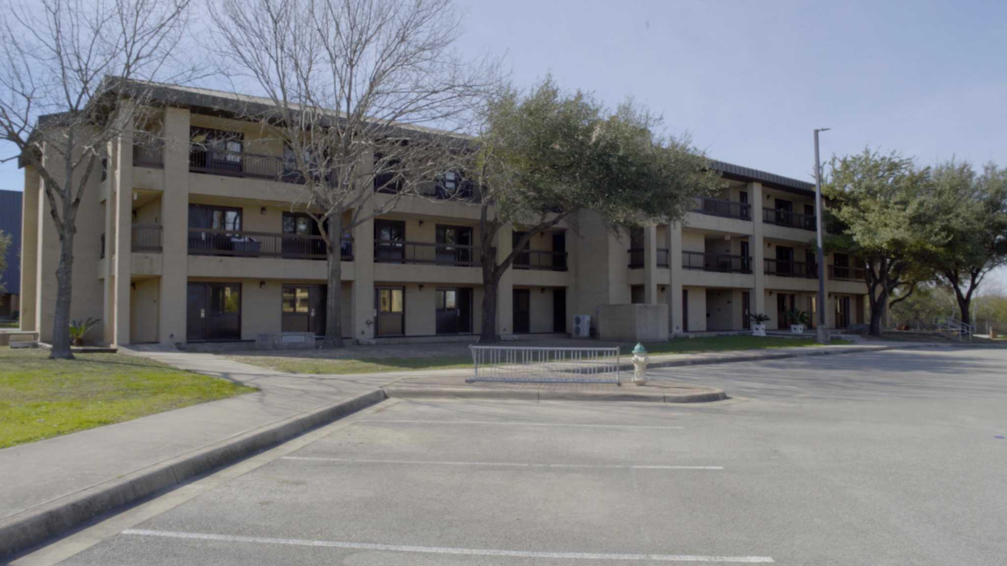 kelly afb lodging