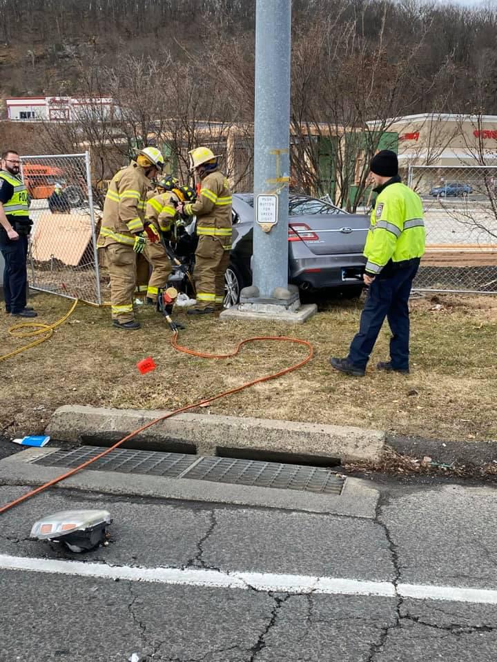 2 extricated after 4vehicle crash in Brookfield