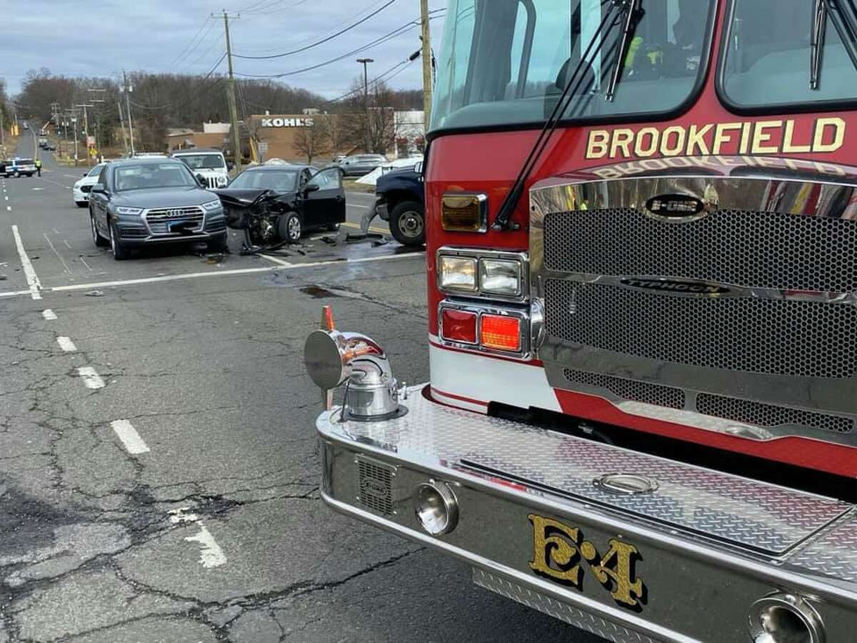 2 extricated after 4vehicle crash in Brookfield