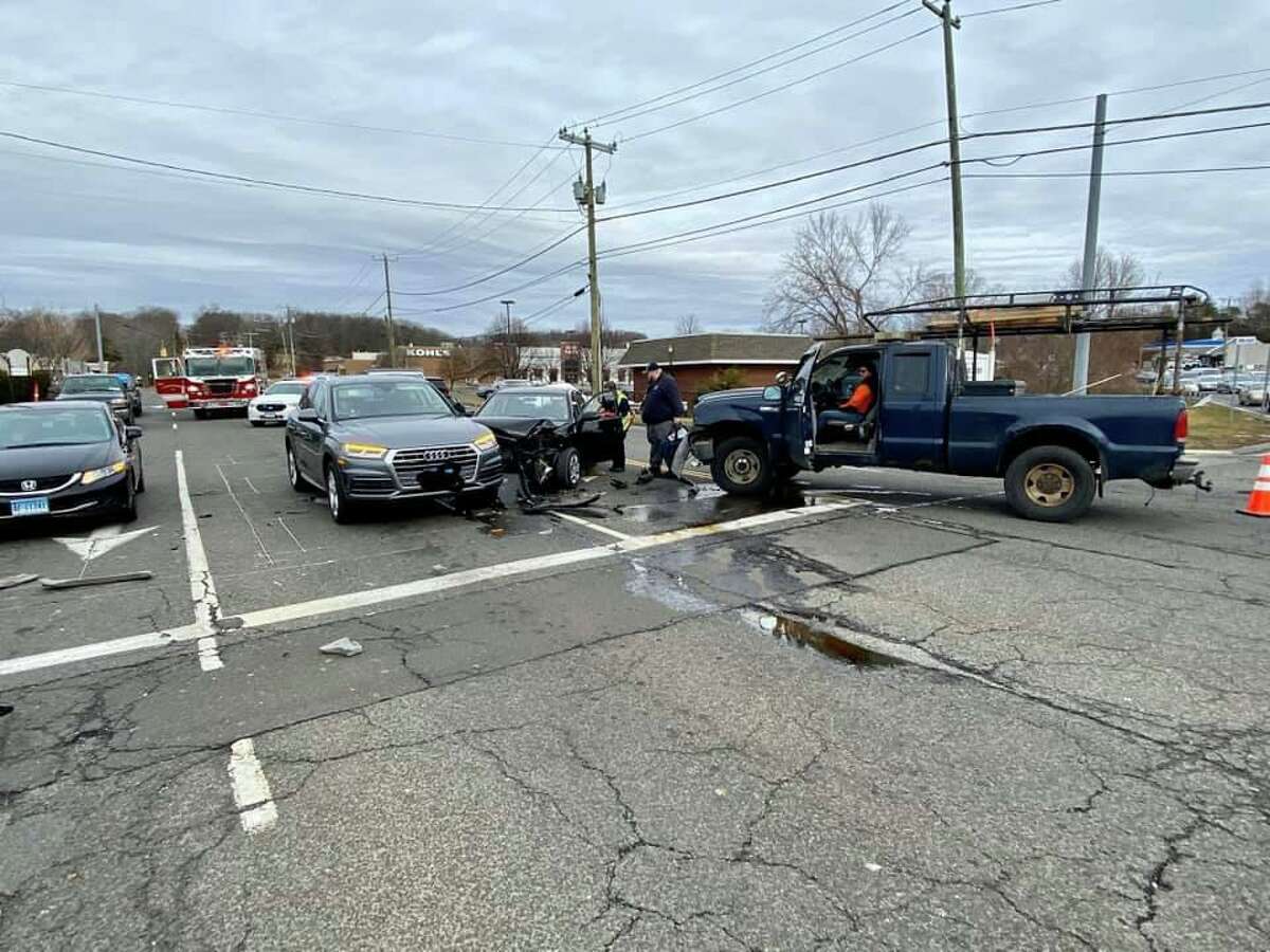 2 extricated after 4vehicle crash in Brookfield