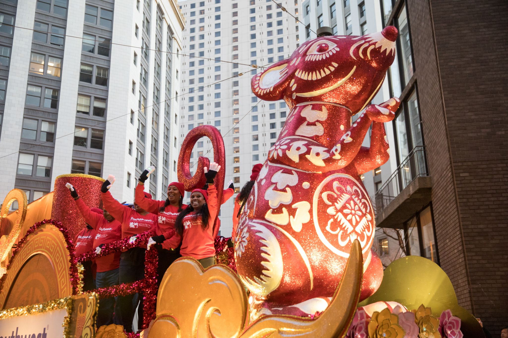 Fireworks, dragons usher in Chinese New Year Parade in SF