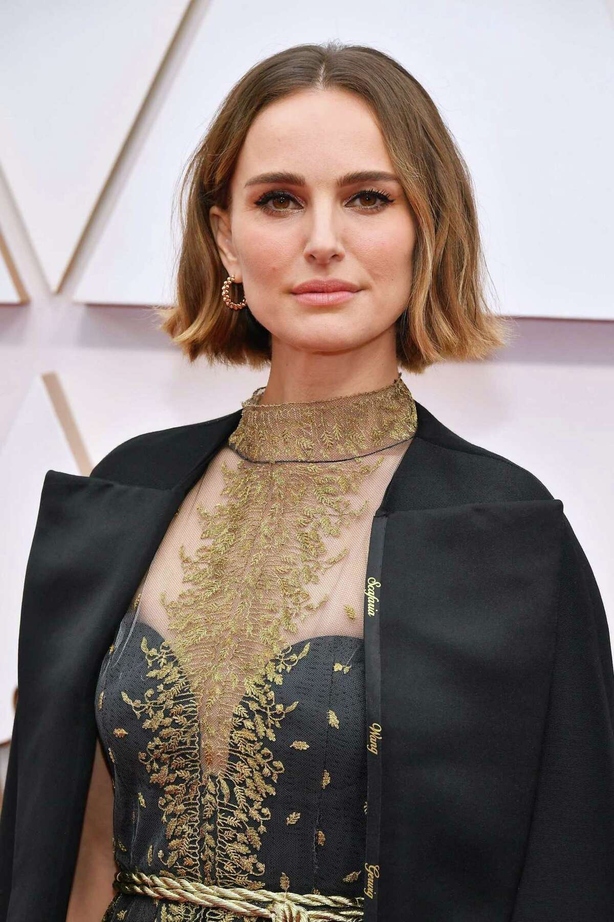 Natalie Portman wore a cape to the Oscars embroidered with the names of ...