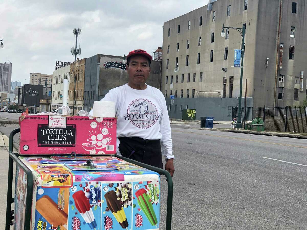 Dangers Dont Keep Paleta Man From Peddling Wares In San Antonio