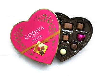 The 5 Best Heart Shaped Boxes Of Chocolate For Valentine S Day