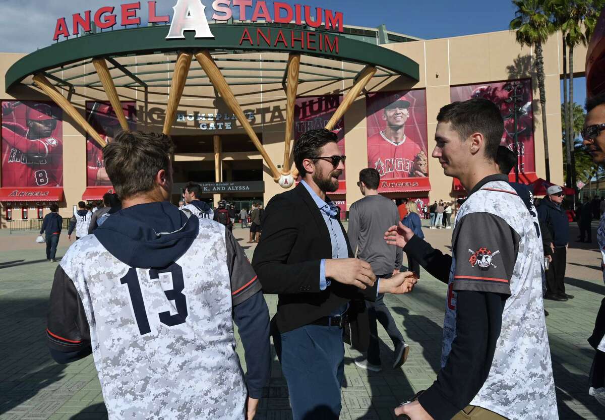 Memorial held for John Altobelli and family killed in Bryant crash