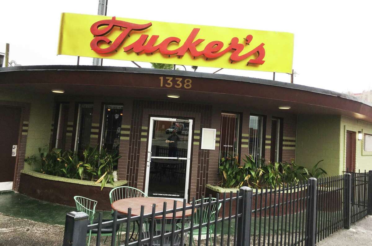 tucker's kitchen and bar