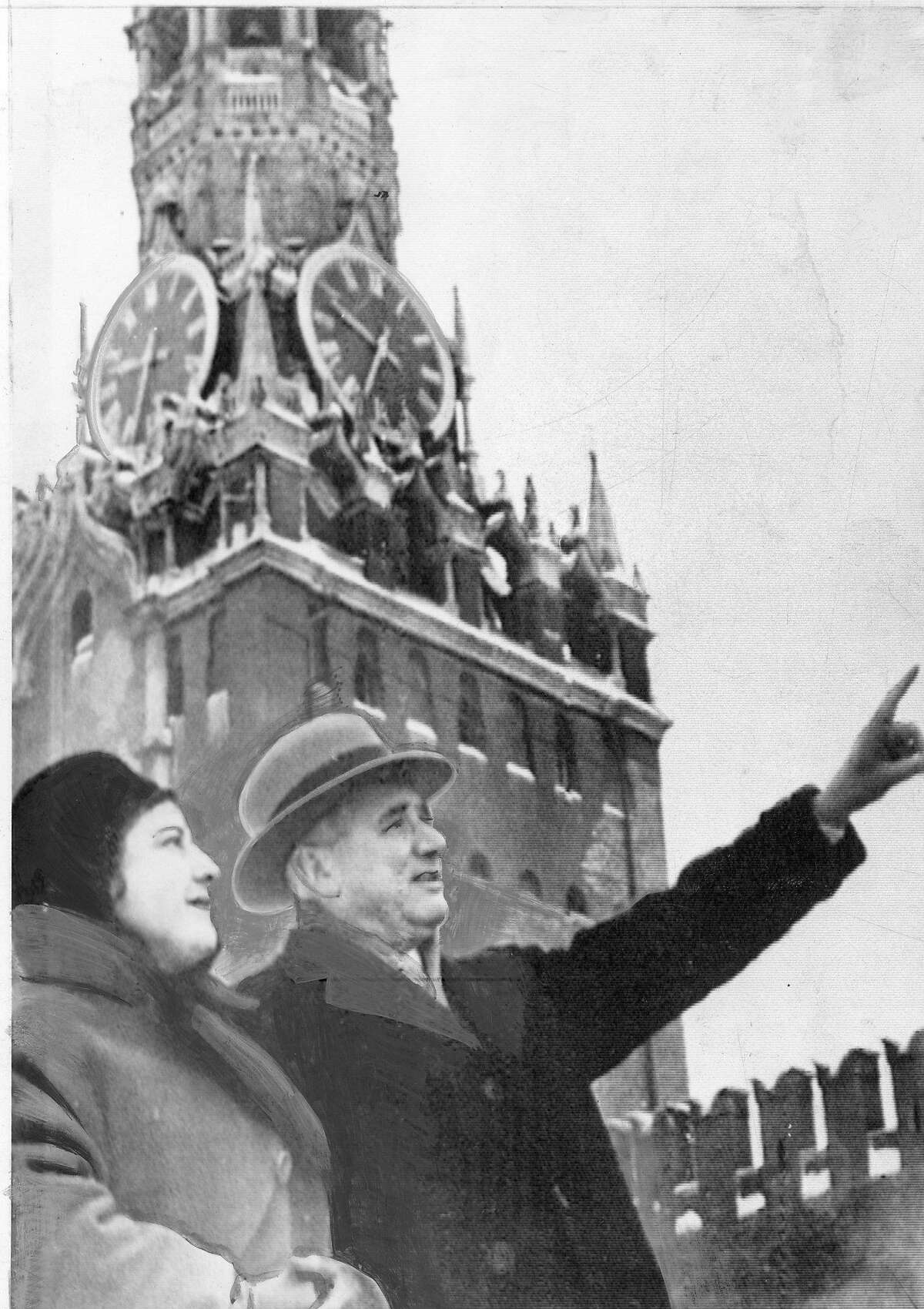 1960年2月26日，莫斯科市长乔治·克里斯托弗访问苏联期间。照片刊登于1960年2月27日