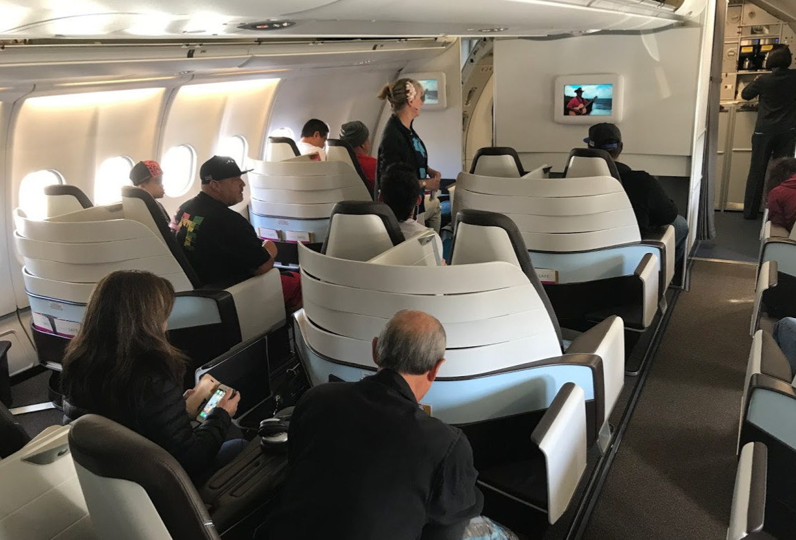 Review: Hawaiian Airlines (A330) First Class From JFK to HNL - The Points  Guy