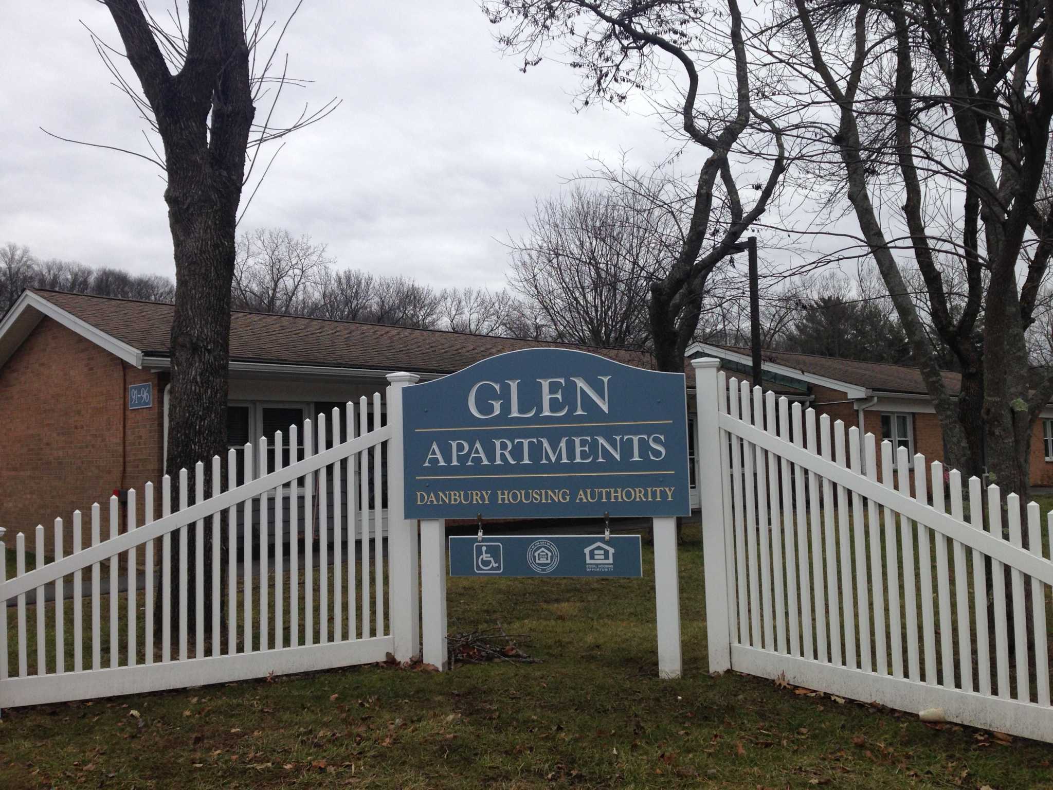 Danbury' Glen Apartments without hot water for days after power outage
