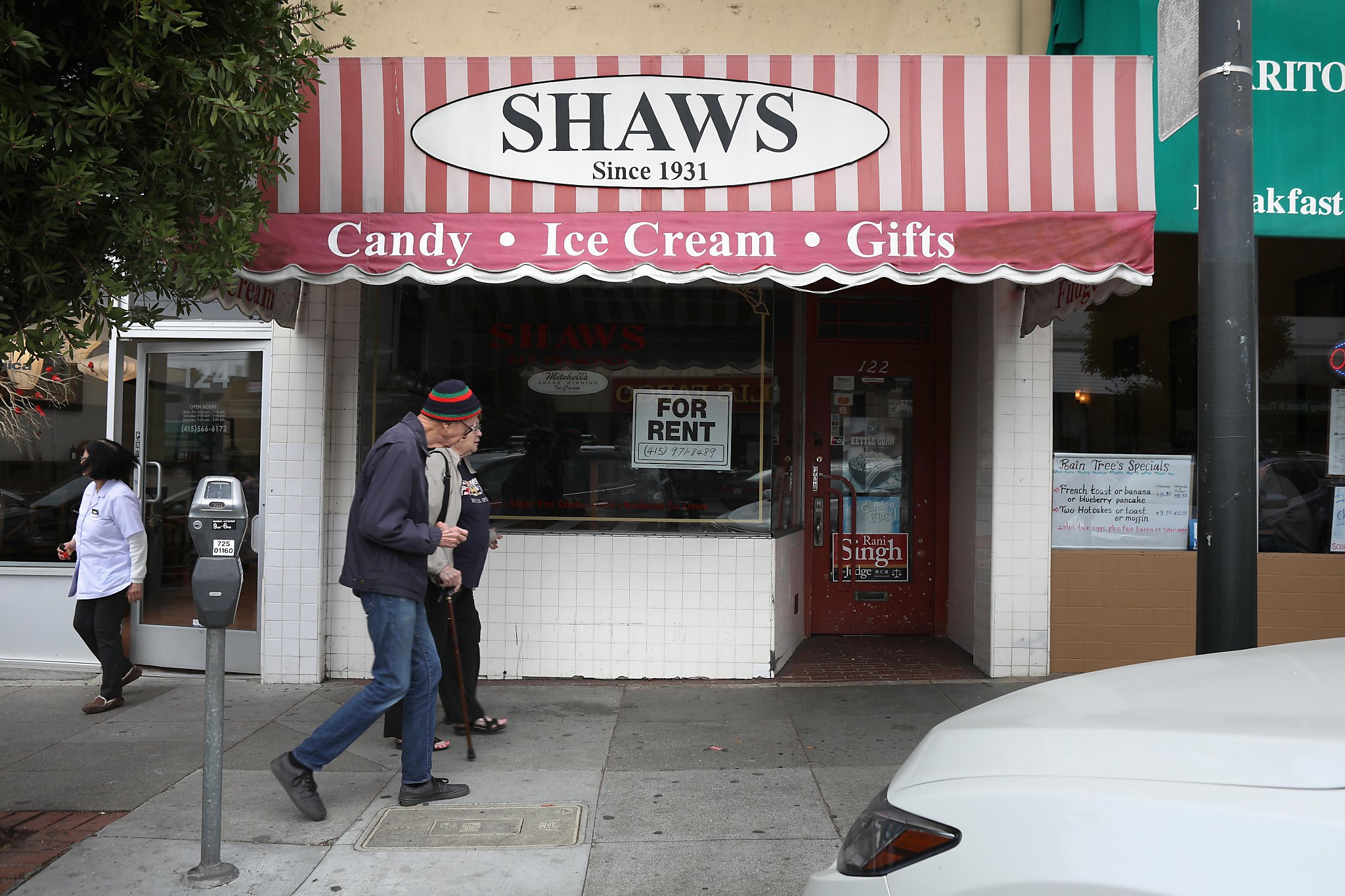Shaws, a candy store in SF’s West Portal, closes after 89 years in business