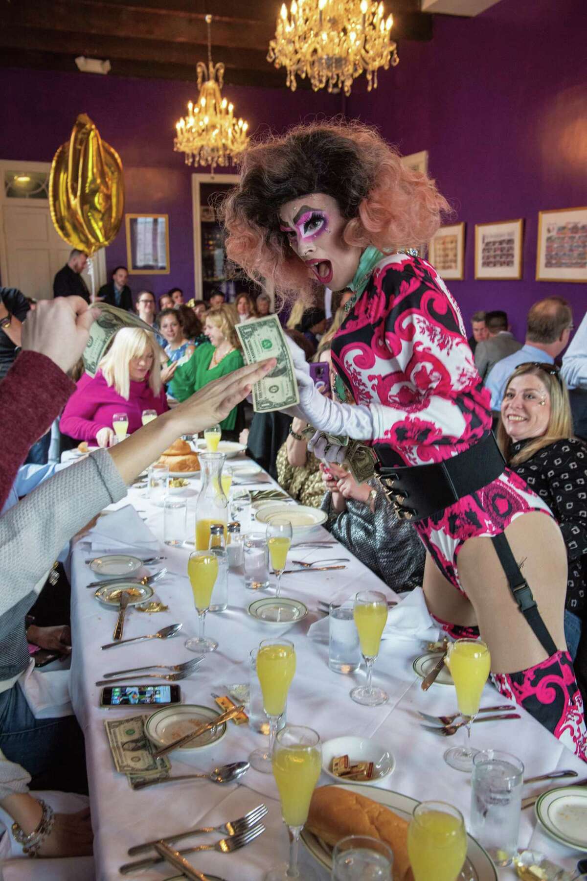 Drag queen luster adds sparkle to New Orleans scene