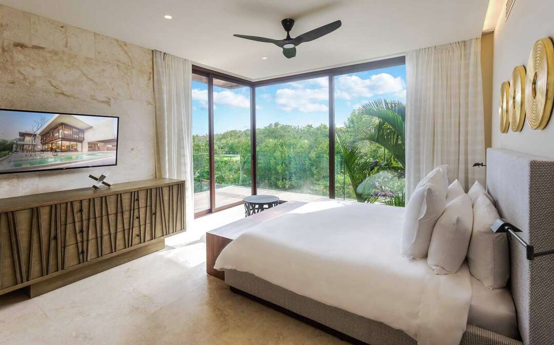 Impressive villa in sun-soaked Cancún, Mexico