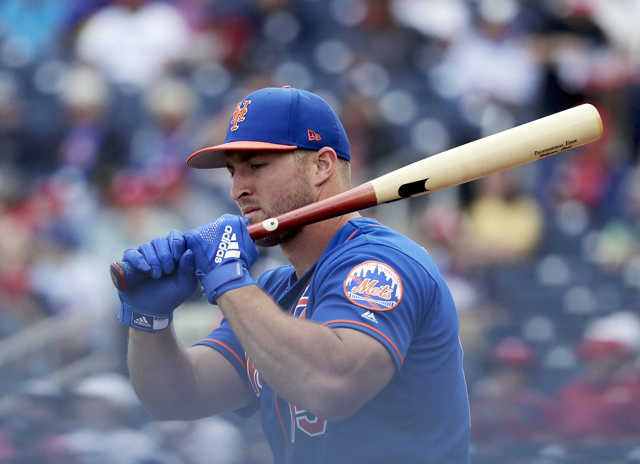 Tebow, 32, is sticking to baseball, aspiring to N.Y.