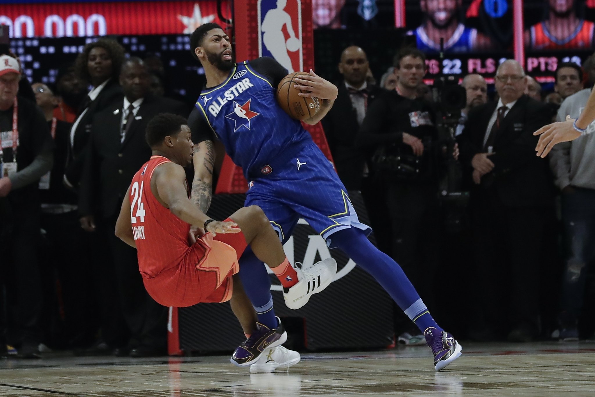 Stephon Marbury of the Eastern Conference All-Stars attempts a layup  News Photo - Getty Images