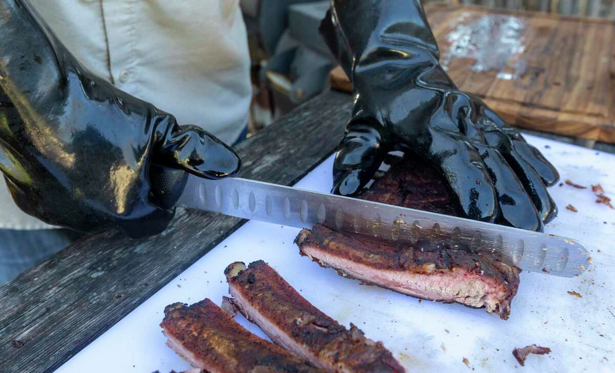 Chuck’s Food Shack What’s better smoking pork ribs wrapped in butcher