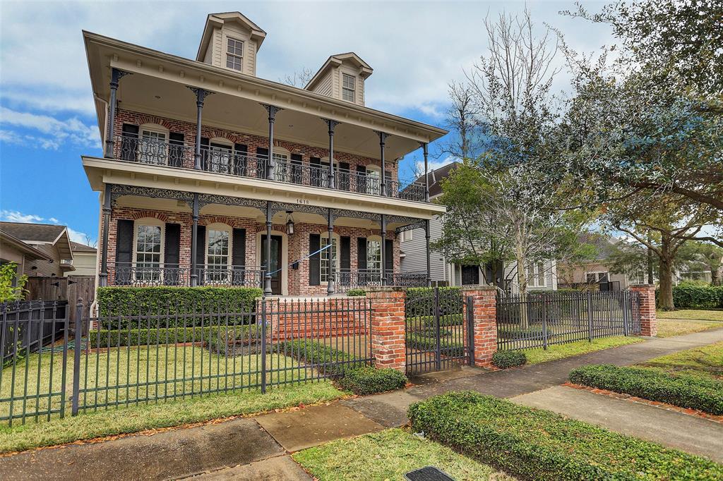 What it costs to live in Houston's beautiful historic districts