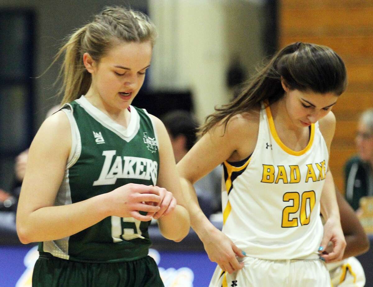 The Bad Axe girls basketball team topped visiting Laker, 46-35, on Tuesday night.