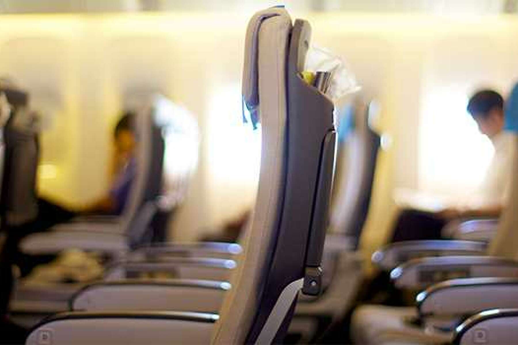 airplane seat recline etiquette