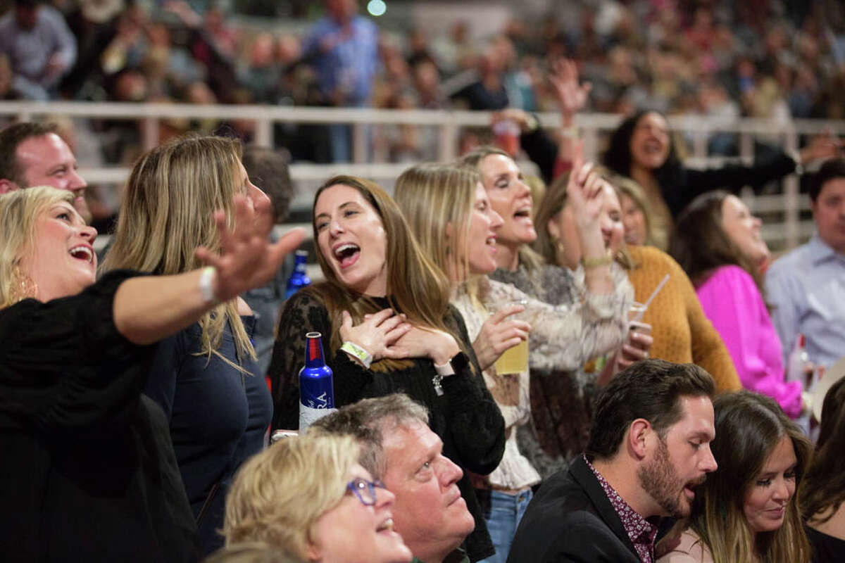 Dierks Bentley fans were 'living' their best lives Tuesday night at the San Antonio Stock Show and Rodeo.