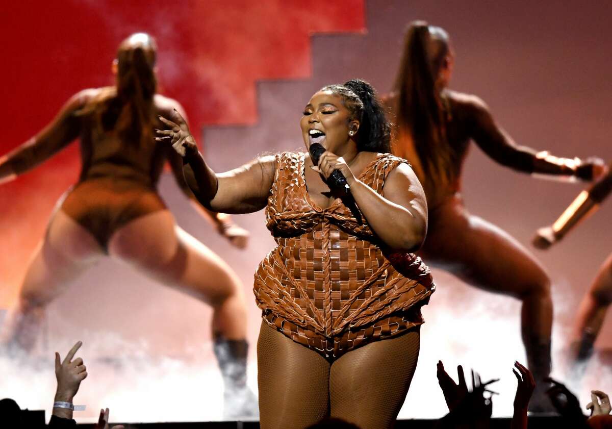 Houston S Lizzo Brings Down The House At The 2020 Brit Awards