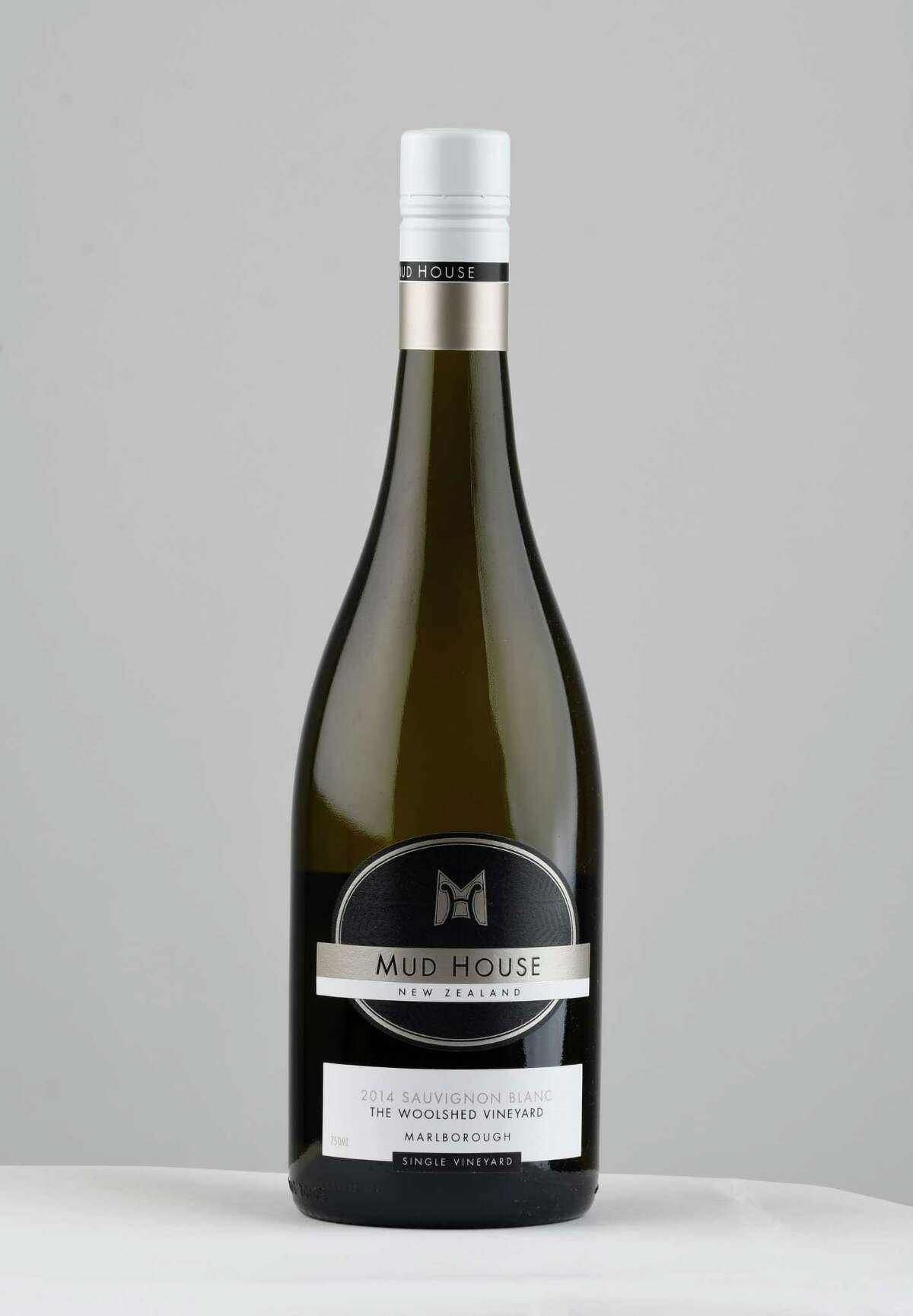 Mud House Woolshed Vineyard Marlborough Sauvignon Blanc - một trong những lựa chọn hàng đầu khi nghĩ đến rượu vang trắng