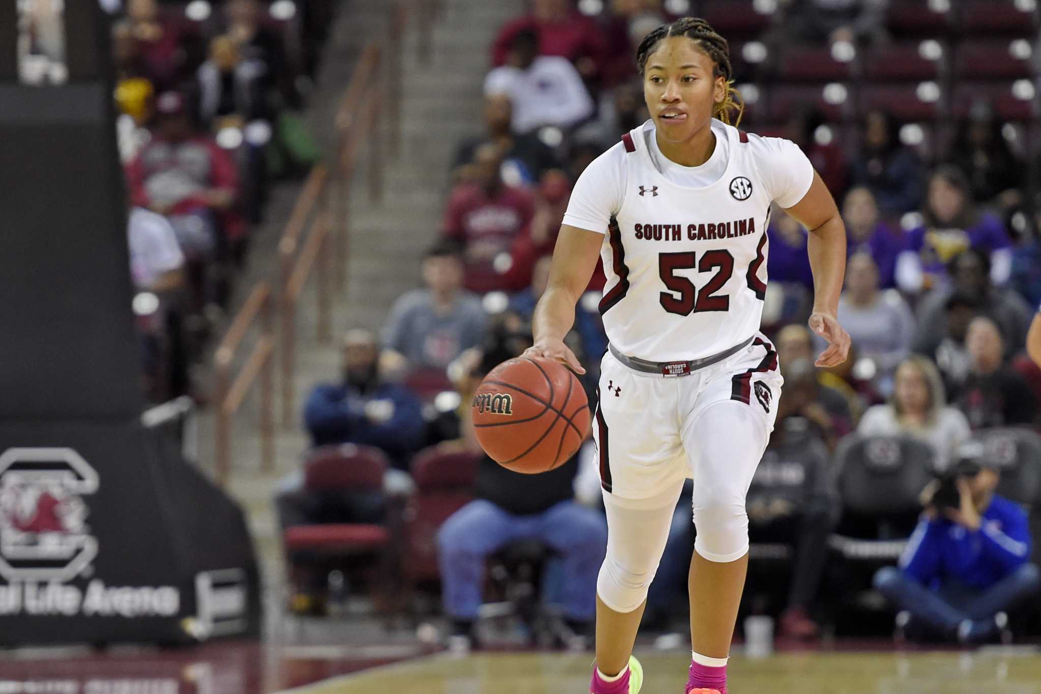 Gamecocks women go to 26-1