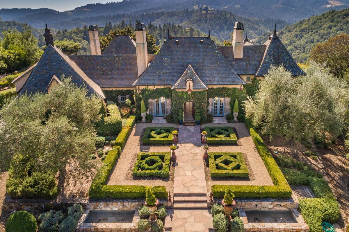 Late Hollywood Producers Napa Valley Escape Listed For 85 Million