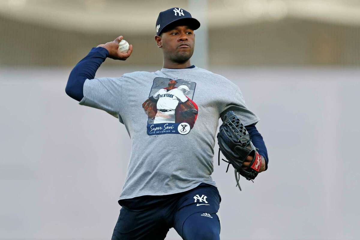 Luis Severino has right lat strain