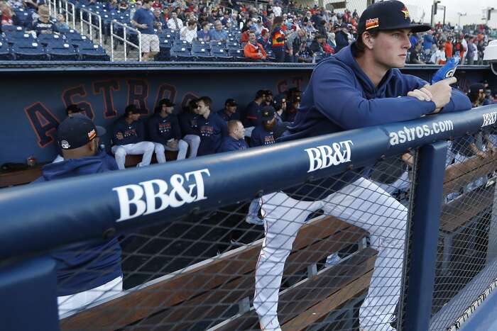 Astros' Dusty Baker OK with pairing of aces and personal catchers