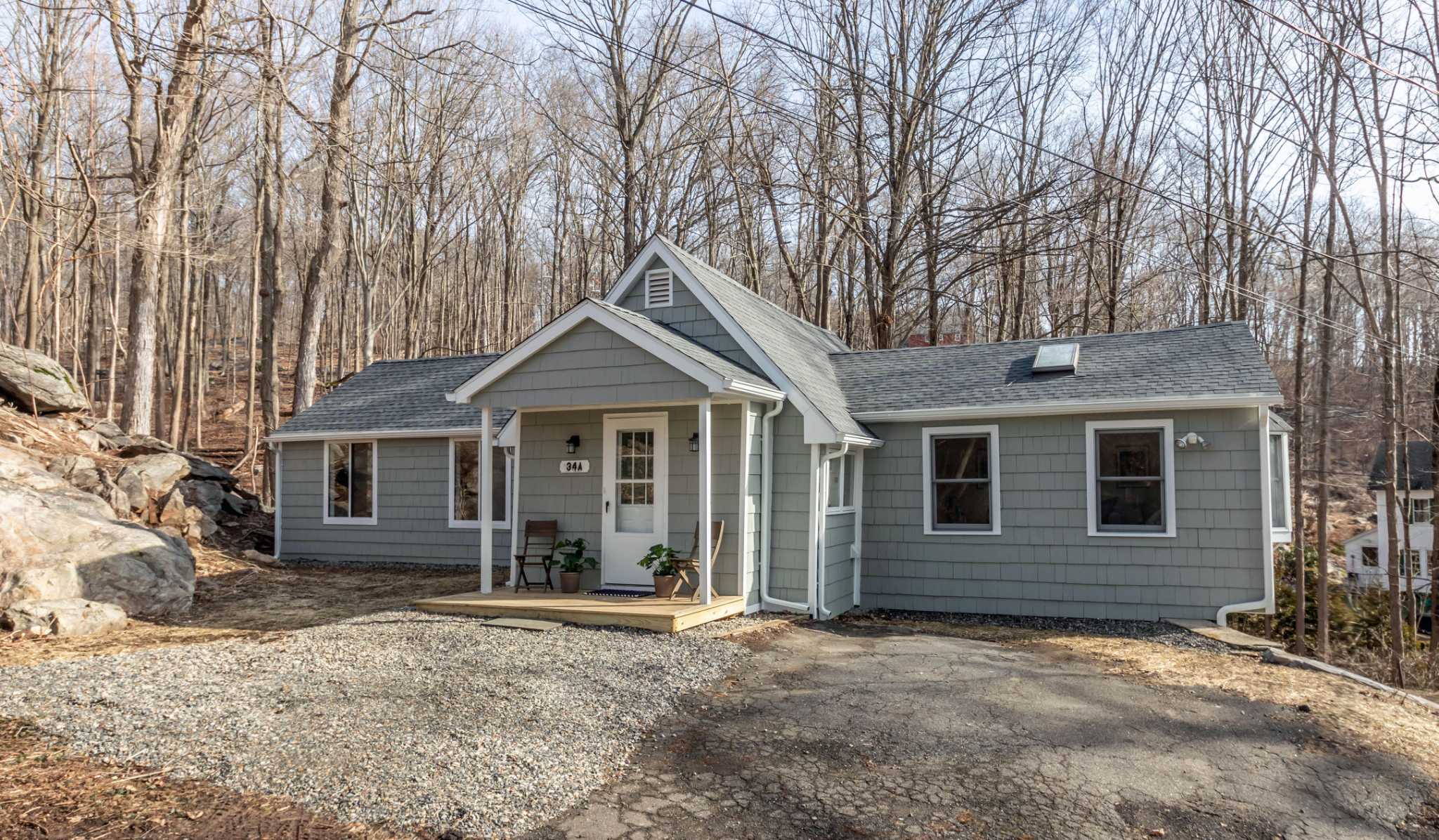 On the Market Recently renovated country farmhouse in Weston