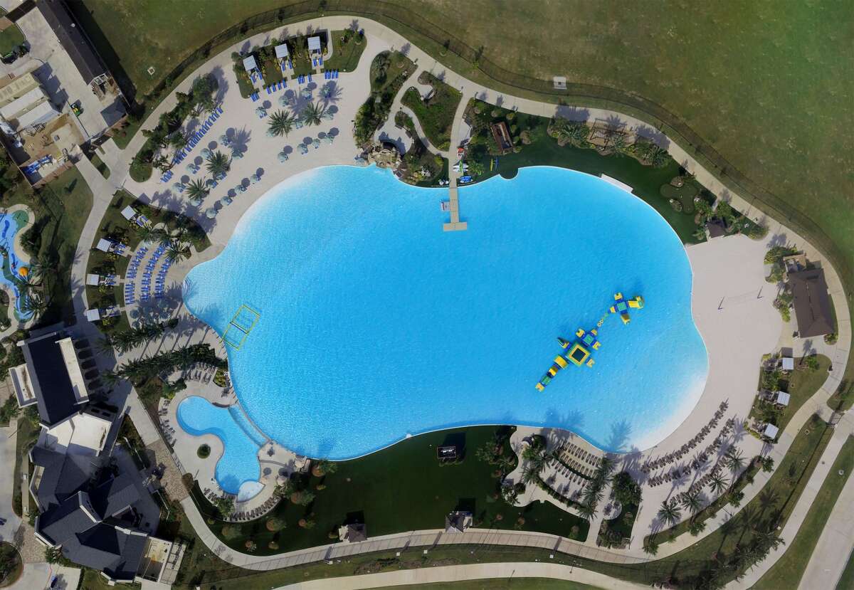 New 'crystal clear lagoon' to open in Rosharon's Sierra Vista development