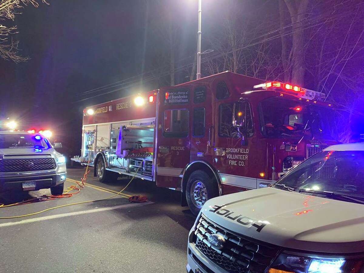 2 hospitalized after Brookfield crash