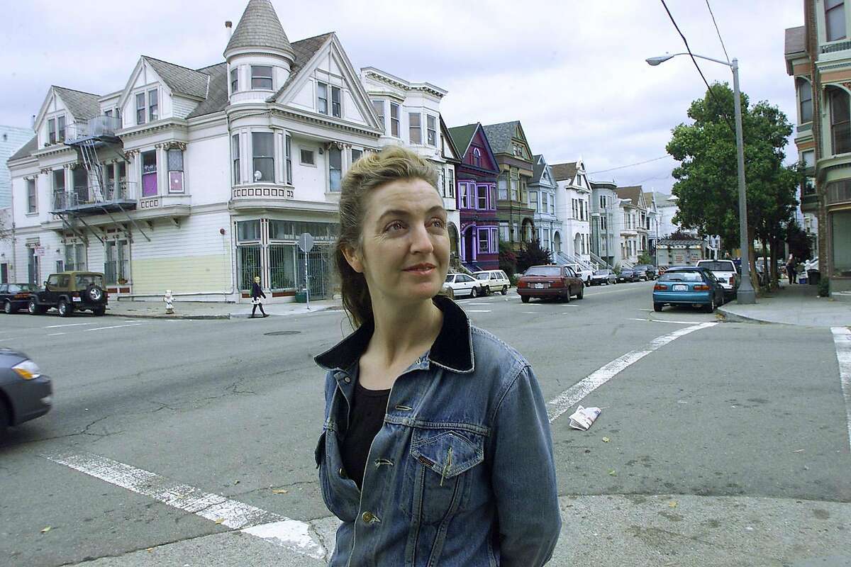 NEIGHBOR29-C-27JUN01-MG-LH--Rebecca Solnit, author of a history of walking, shows us around the Panhandle where she lives. The white house across the street--1596 Fulton St.--was an aids hospice of Mother Theresa's from 1990-2000. (BY LIZ HAFALIA/THE SAN FRANCISCO CHRONICLE)