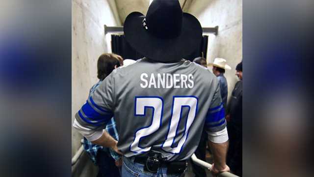 Garth Brooks wears 'Sanders' jersey, gets heat from fans who don't know  Barry from Bernie