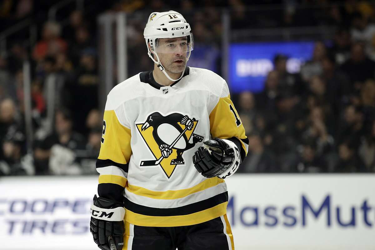 Patrick Marleau Pittsburgh Penguins Unsigned Black Jersey Skating  Photograph