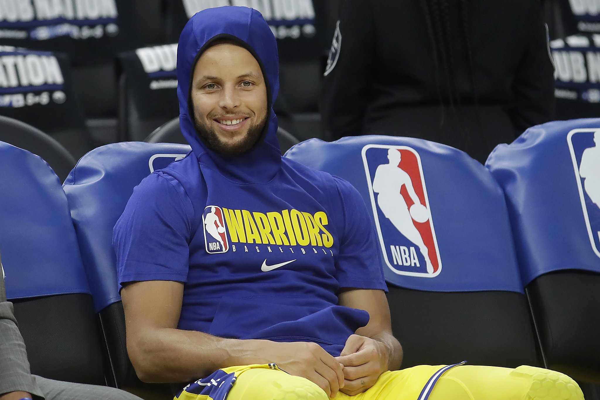 Warriors' Steph Curry won't play Sunday, is on track to return 'at ...