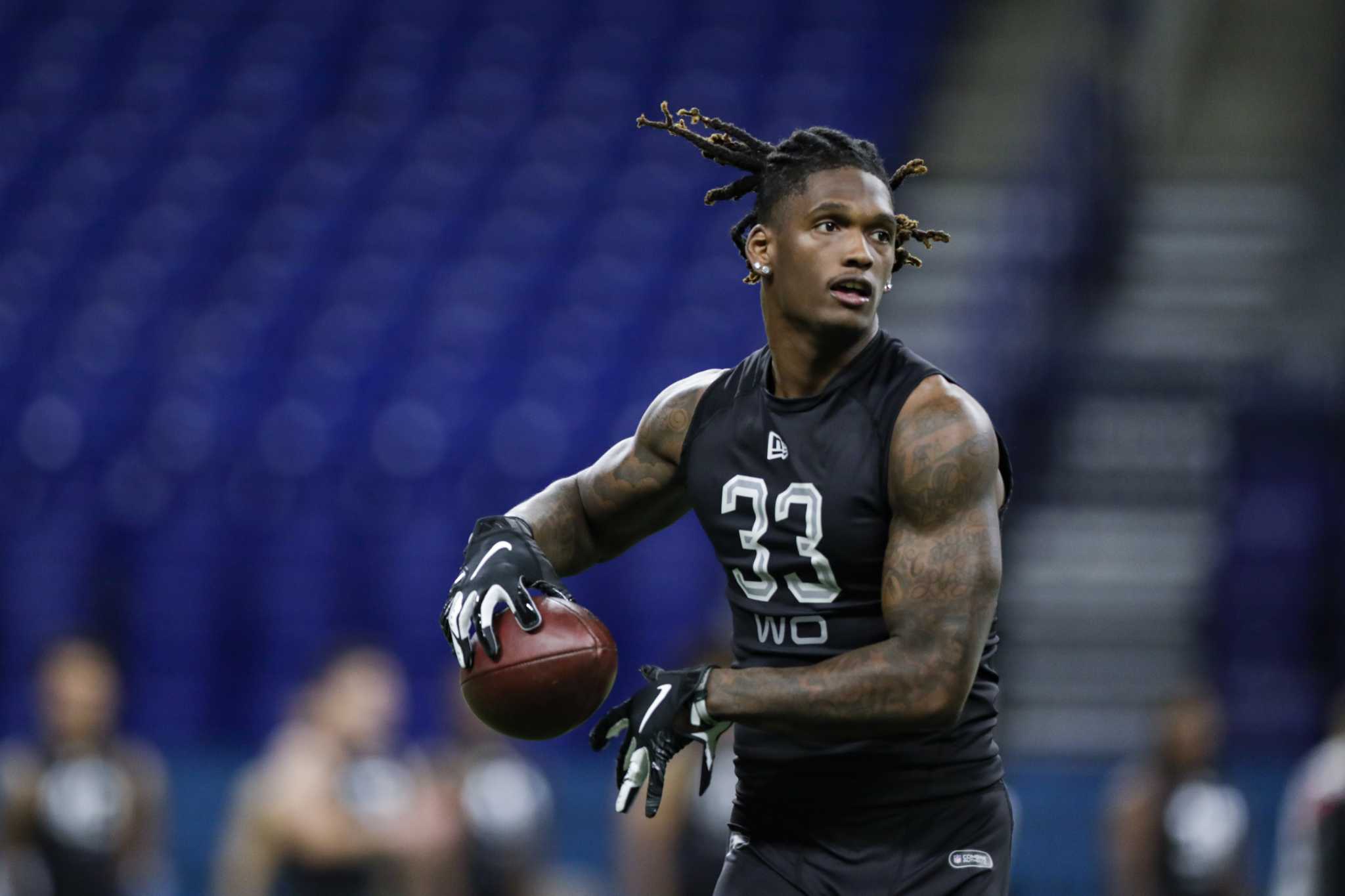 Oklahoma's CeeDee Lamb puts on a show at NFL combine.