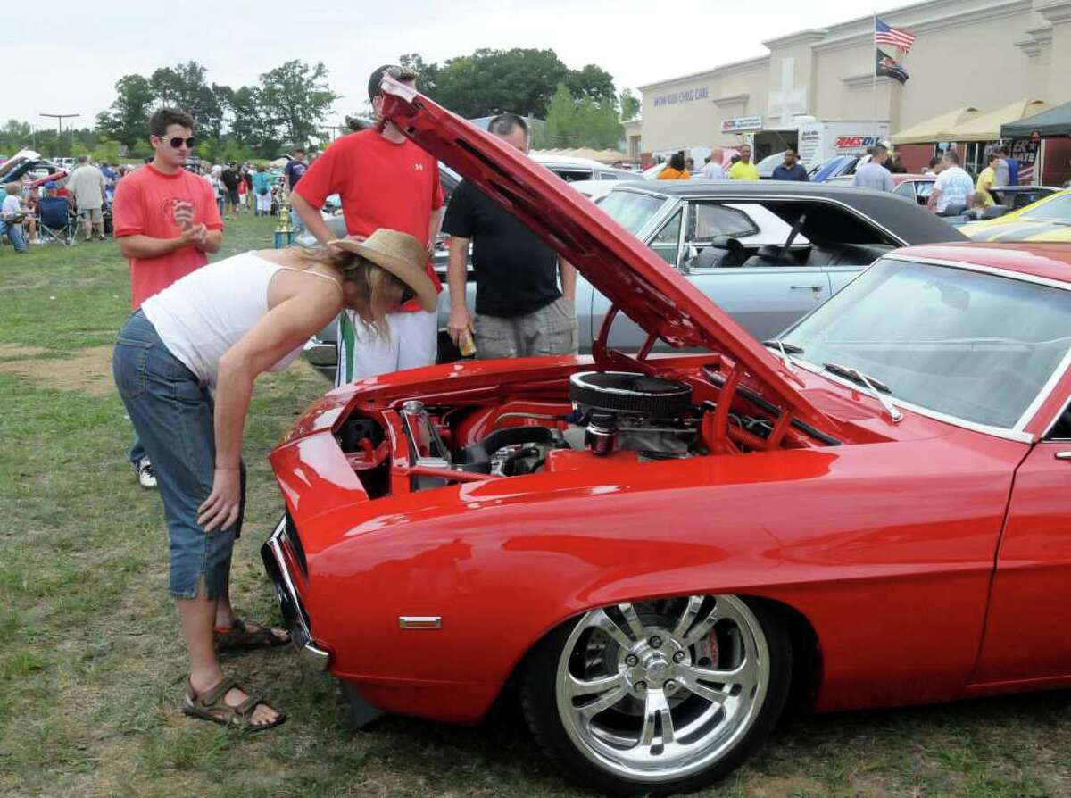 Hot rods sizzle at annual New Milford car show