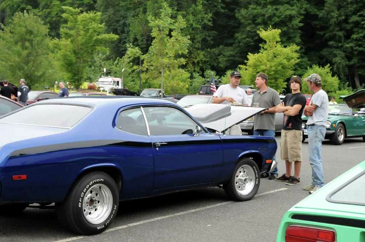 Hot rods sizzle at annual New Milford car show