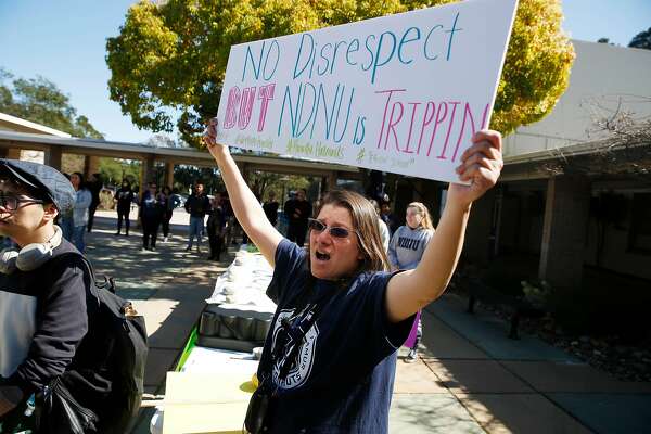 Students At Notre Dame De Namur Protest To Save Storied Belmont University Sfchronicle Com