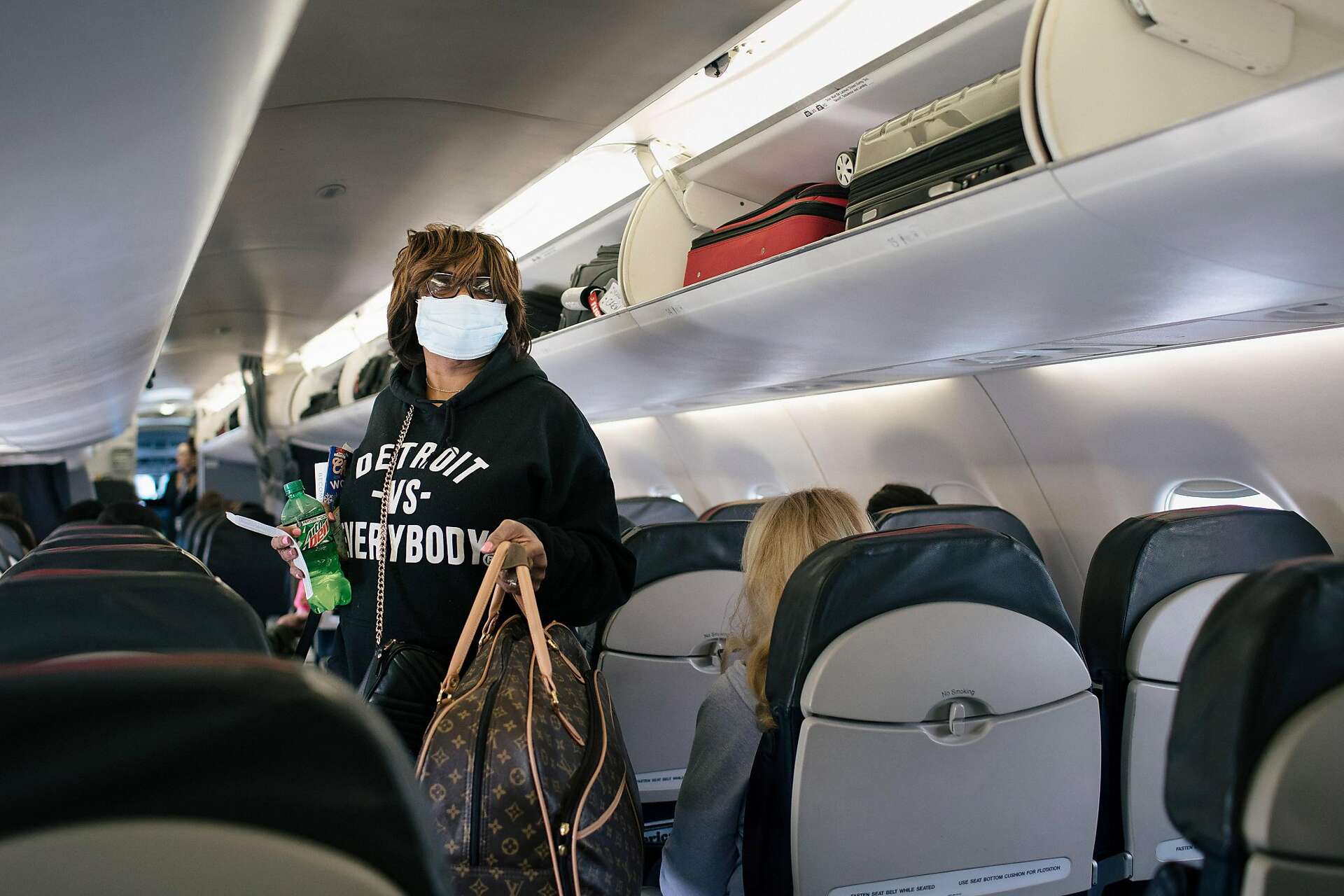 All major US airlines to require passengers to wear masks