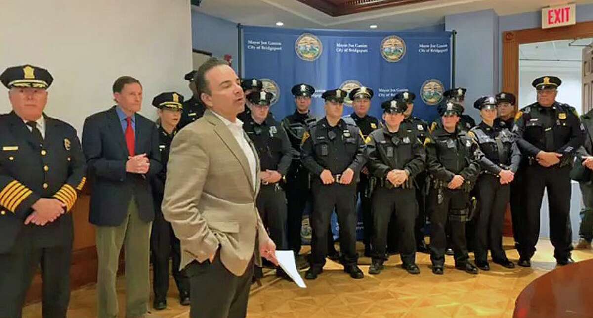 Bridgeport cops honored for saving lives in 2 separate incidents