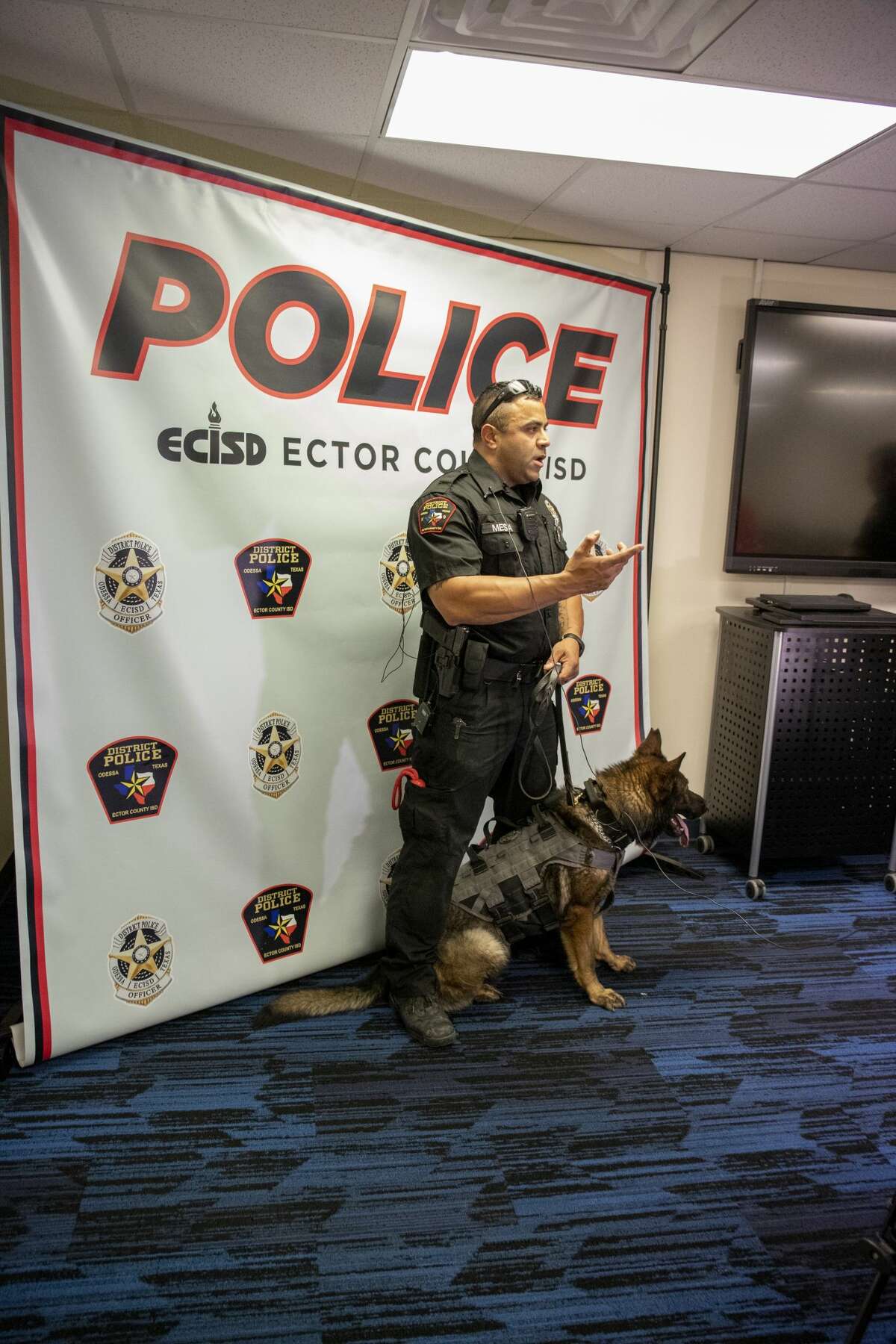 ECISD Introduces New K-9 Unit