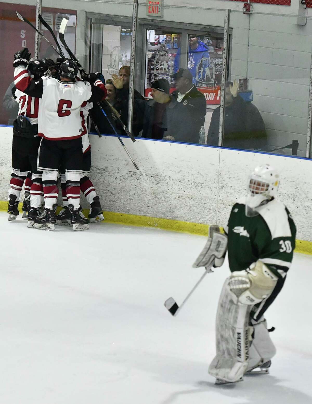 SCC/SWC DIII hockey Sheehan, New Milford reach final