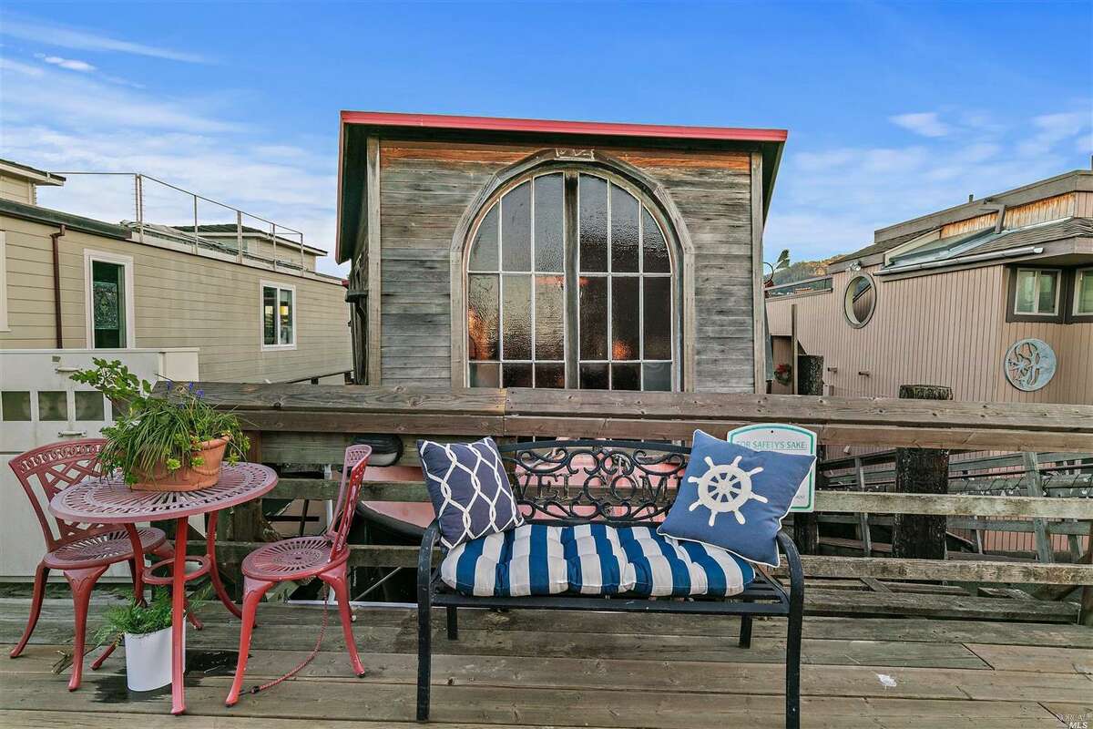 Late poet Shel Silverstein's Sausalito houseboat listing for 780,000