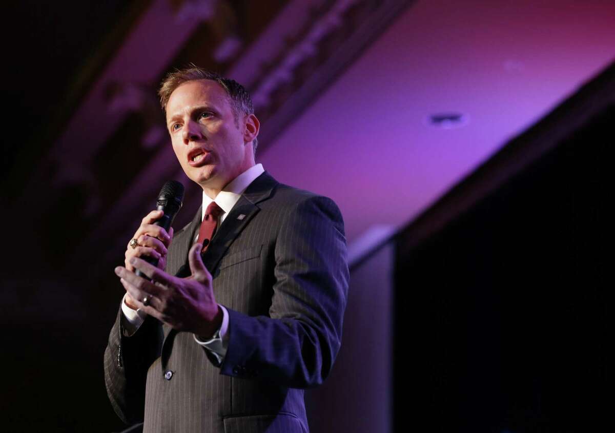 Texas Railroad Commissioner Ryan Sitton speaks during the Harris County Republican Party 2016 Lincoln Reagan Dinner Wednesday, Feb. 24, 2016, in Houston. ( Jon Shapley / Houston Chronicle )