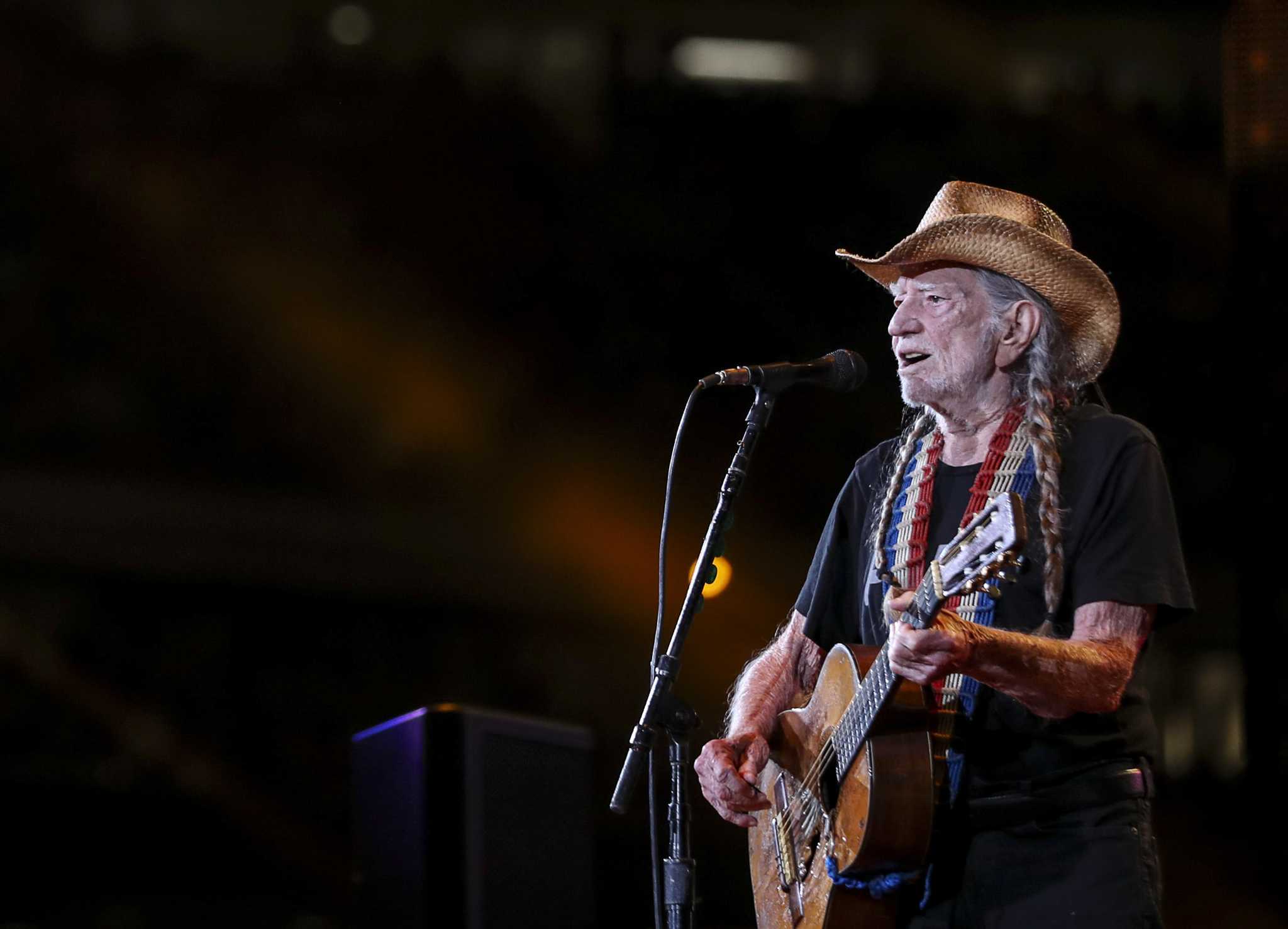 Willie Nelson announces concerts for 90th birthday in April