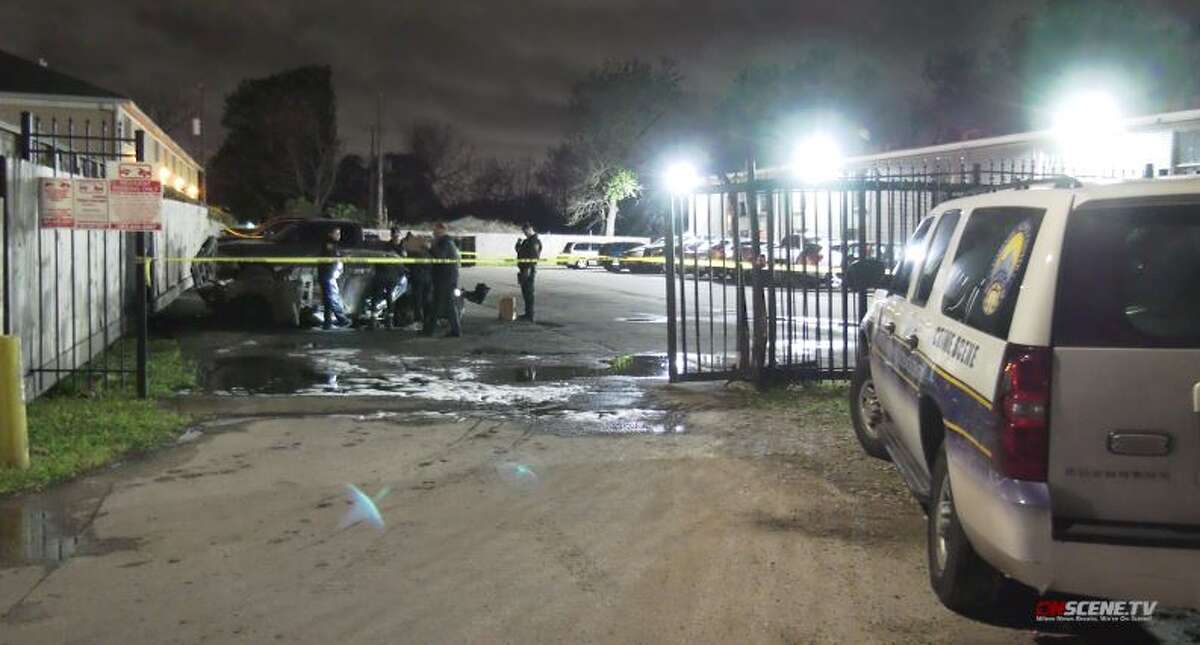 Body found in burning car in Independence Heights